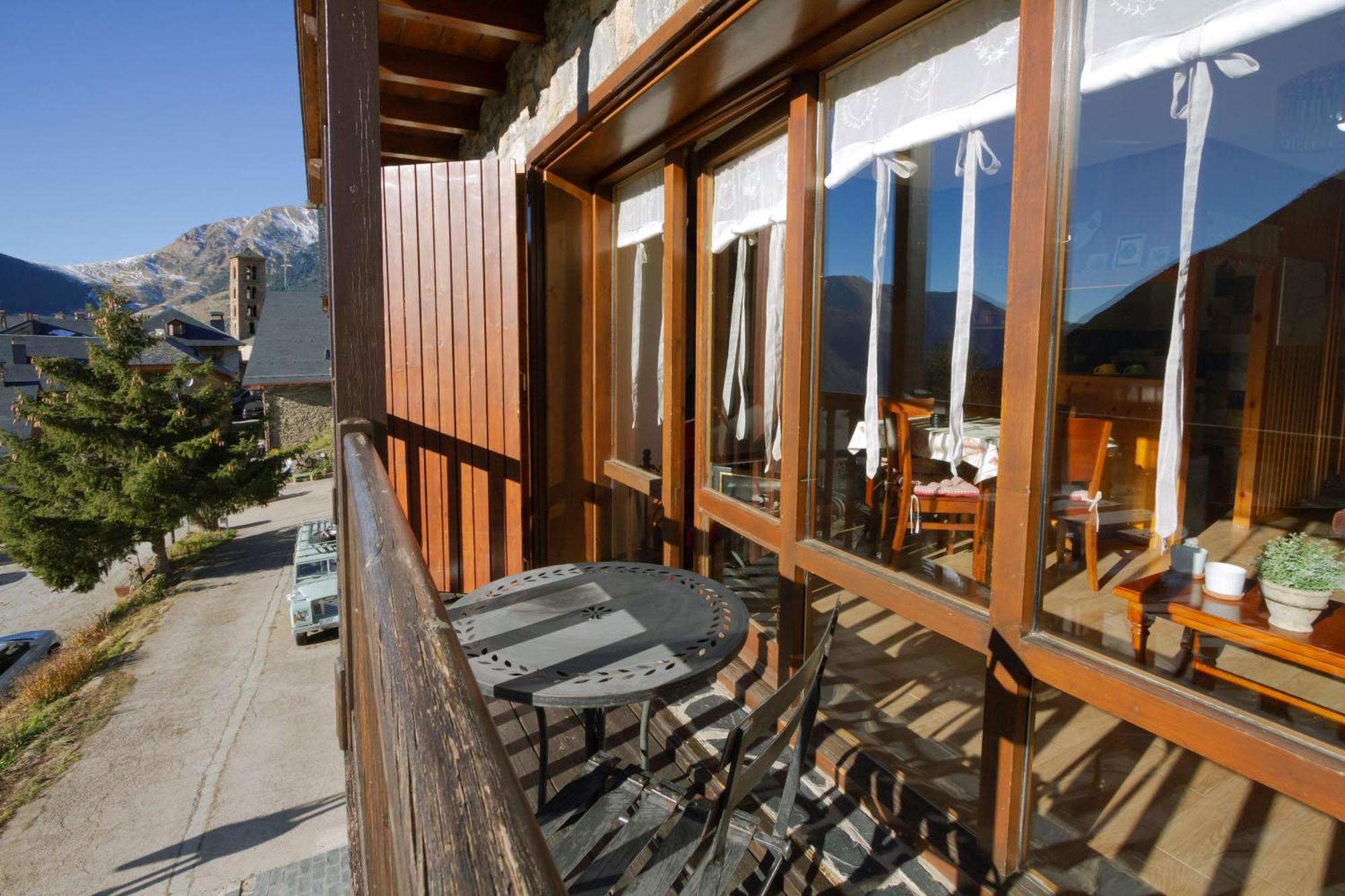La Ginesta 2, Apartaments De Muntanya Estación Exteriér fotografie